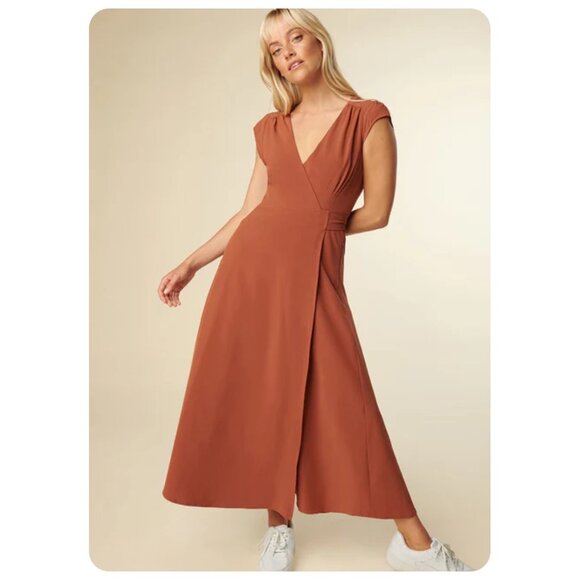Wayre Dresses & Skirts - Wayre Roma Reversible Wrap Dress sz M